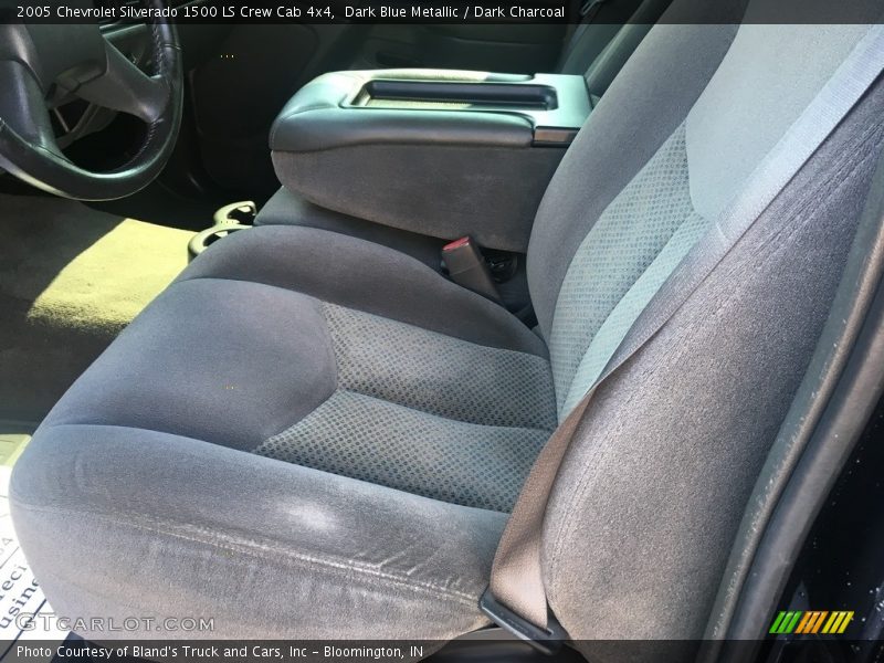 Dark Blue Metallic / Dark Charcoal 2005 Chevrolet Silverado 1500 LS Crew Cab 4x4