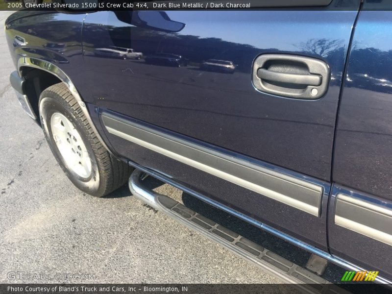 Dark Blue Metallic / Dark Charcoal 2005 Chevrolet Silverado 1500 LS Crew Cab 4x4