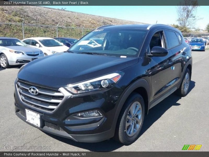 Black Noir Pearl / Black 2017 Hyundai Tucson SE AWD
