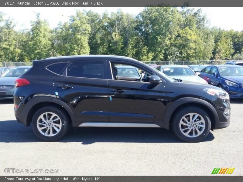 Black Noir Pearl / Black 2017 Hyundai Tucson SE AWD