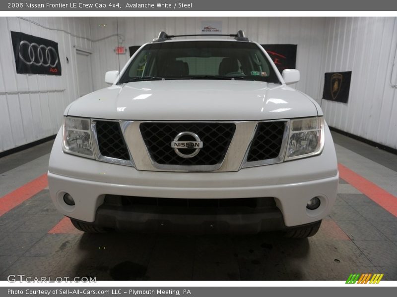 Avalanche White / Steel 2006 Nissan Frontier LE Crew Cab 4x4