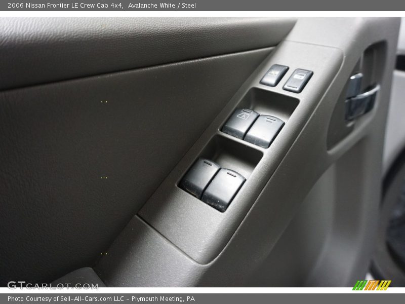 Avalanche White / Steel 2006 Nissan Frontier LE Crew Cab 4x4