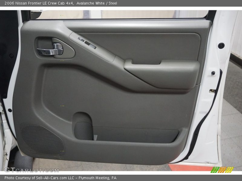 Avalanche White / Steel 2006 Nissan Frontier LE Crew Cab 4x4