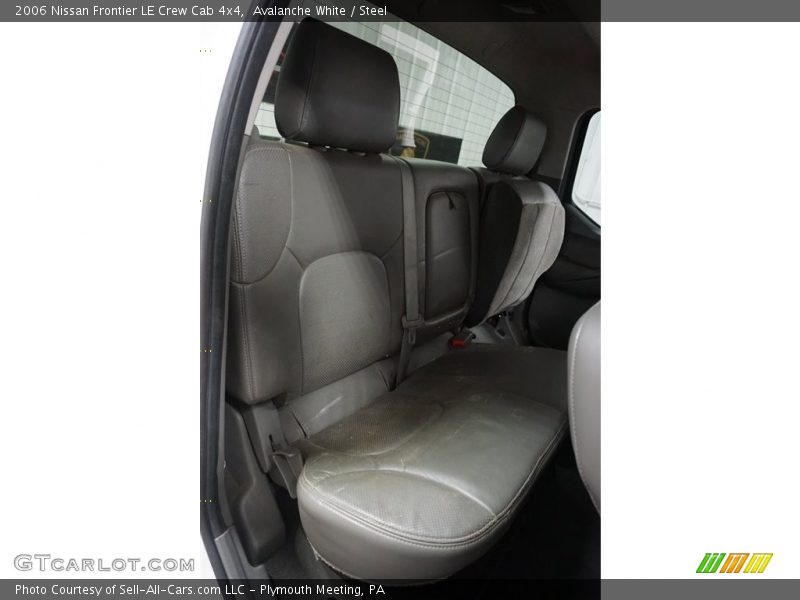 Avalanche White / Steel 2006 Nissan Frontier LE Crew Cab 4x4