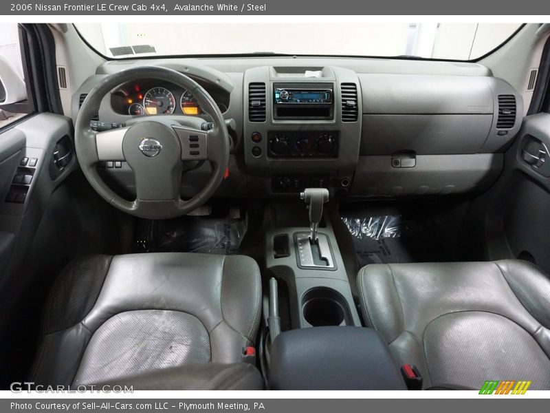  2006 Frontier LE Crew Cab 4x4 Steel Interior