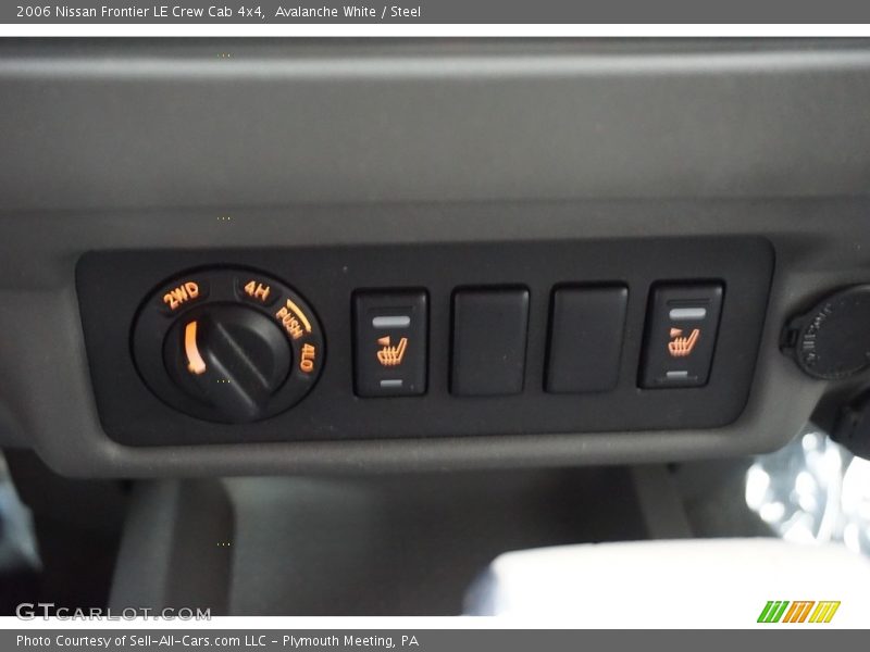 Avalanche White / Steel 2006 Nissan Frontier LE Crew Cab 4x4