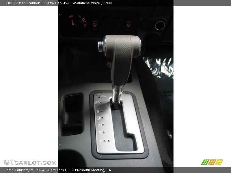 Avalanche White / Steel 2006 Nissan Frontier LE Crew Cab 4x4