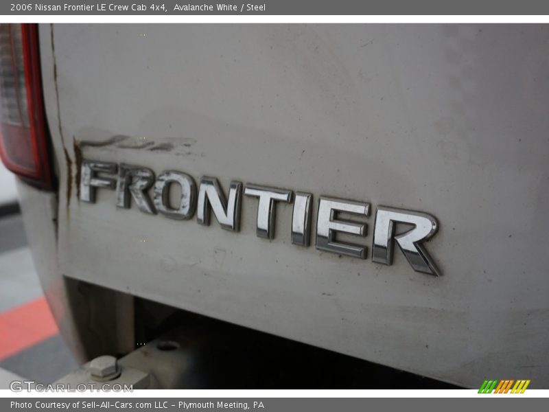 Avalanche White / Steel 2006 Nissan Frontier LE Crew Cab 4x4