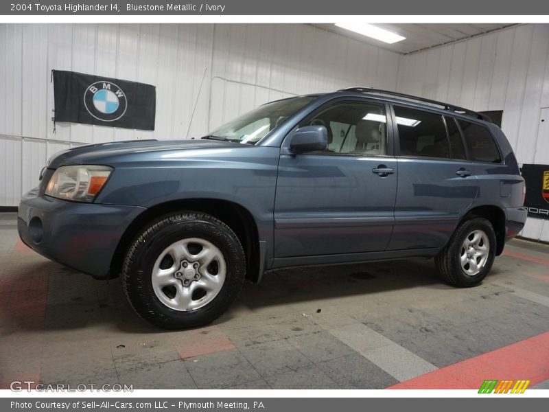 Bluestone Metallic / Ivory 2004 Toyota Highlander I4