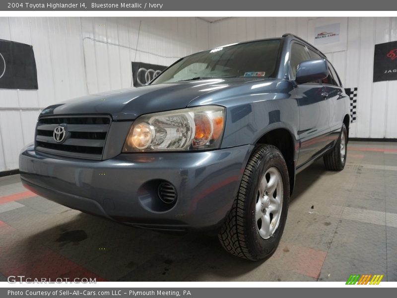 Bluestone Metallic / Ivory 2004 Toyota Highlander I4