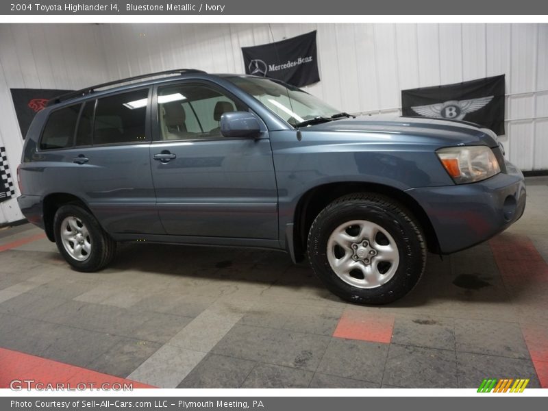 Bluestone Metallic / Ivory 2004 Toyota Highlander I4