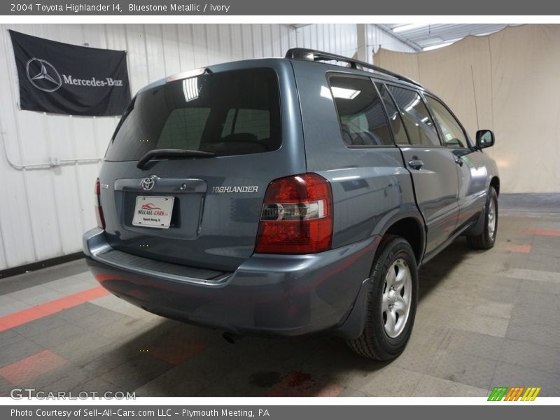 Bluestone Metallic / Ivory 2004 Toyota Highlander I4