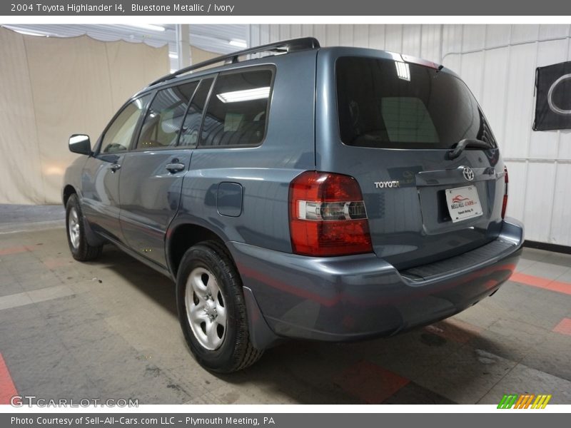 Bluestone Metallic / Ivory 2004 Toyota Highlander I4
