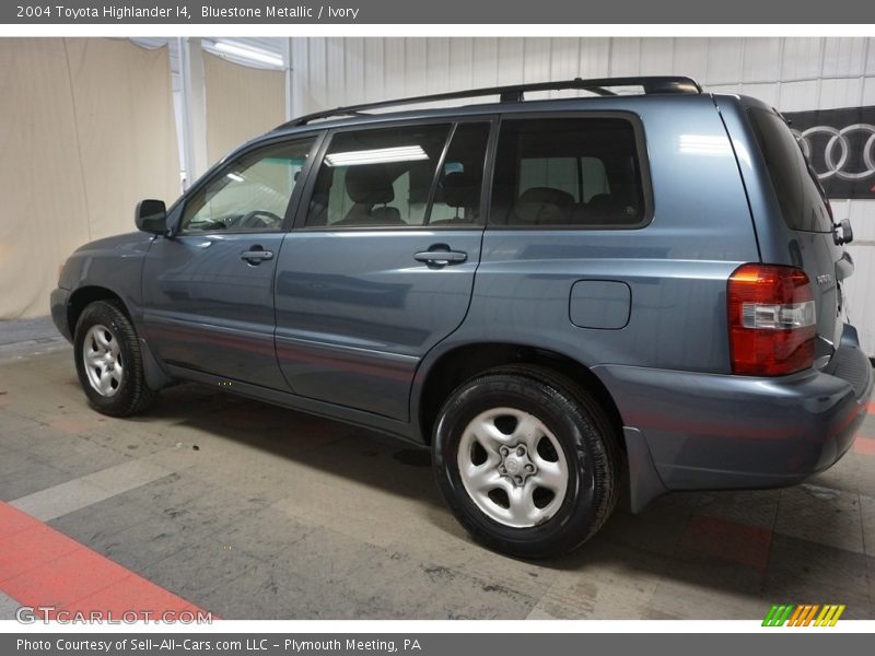 Bluestone Metallic / Ivory 2004 Toyota Highlander I4