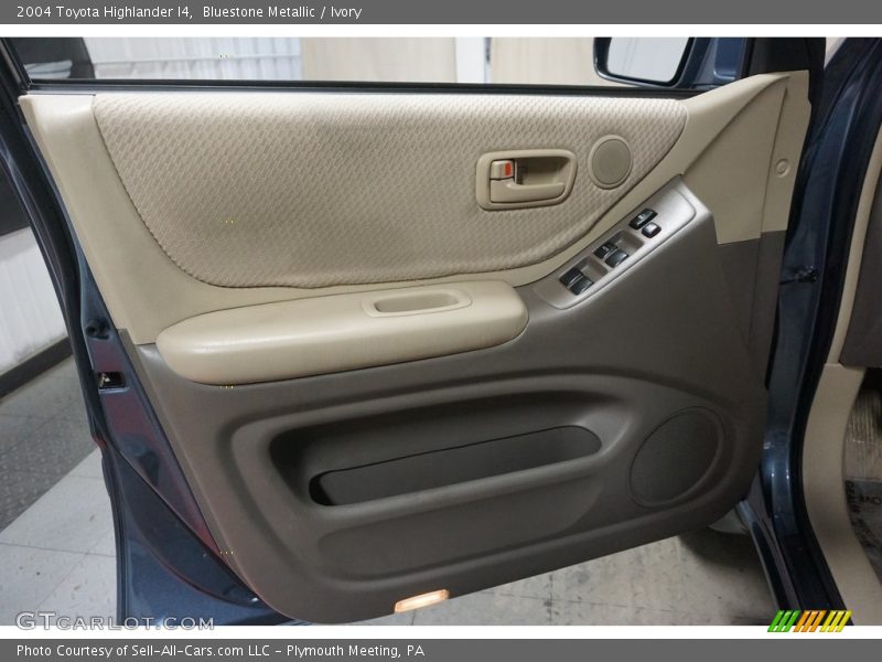 Bluestone Metallic / Ivory 2004 Toyota Highlander I4