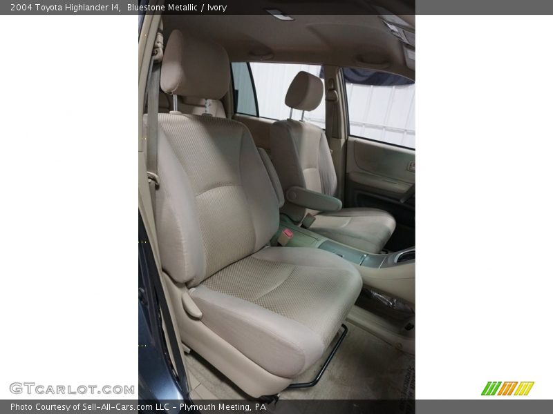 Bluestone Metallic / Ivory 2004 Toyota Highlander I4
