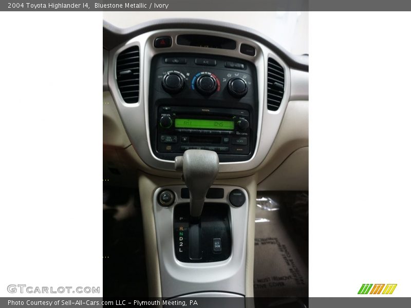 Bluestone Metallic / Ivory 2004 Toyota Highlander I4