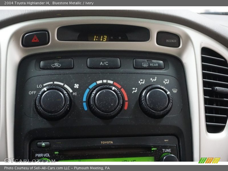 Bluestone Metallic / Ivory 2004 Toyota Highlander I4