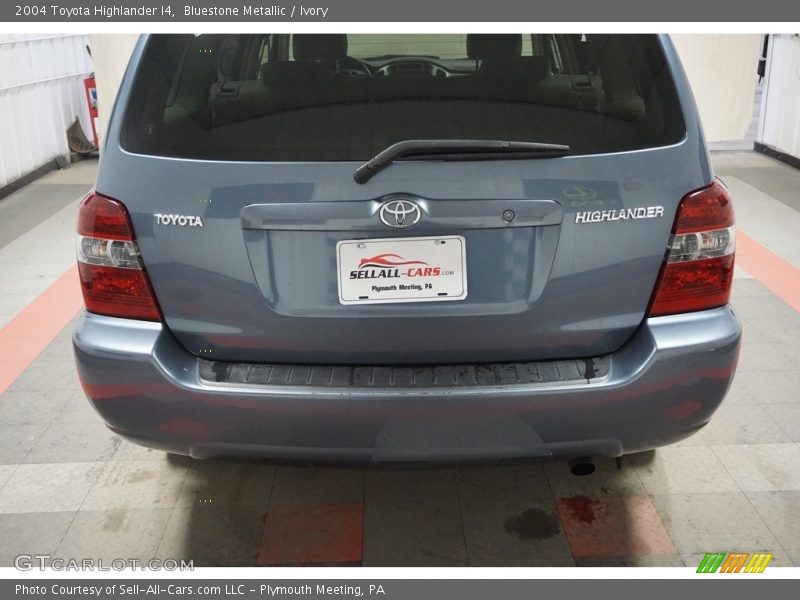 Bluestone Metallic / Ivory 2004 Toyota Highlander I4
