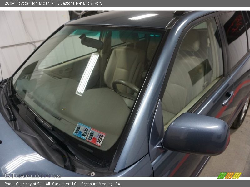 Bluestone Metallic / Ivory 2004 Toyota Highlander I4