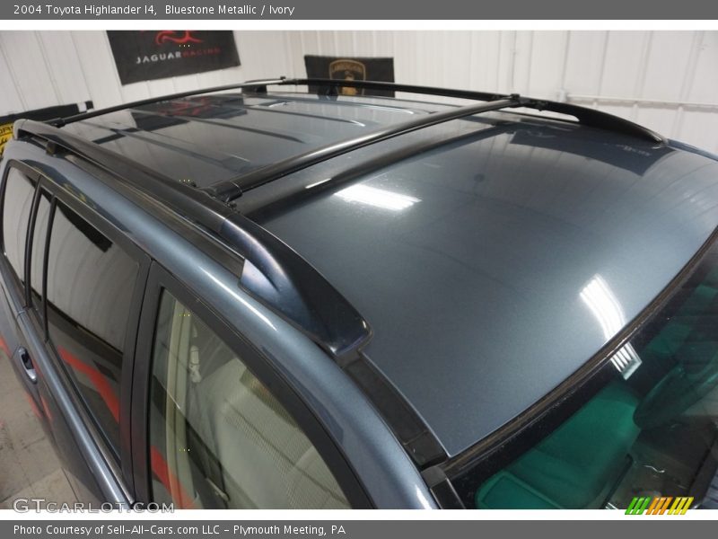 Bluestone Metallic / Ivory 2004 Toyota Highlander I4