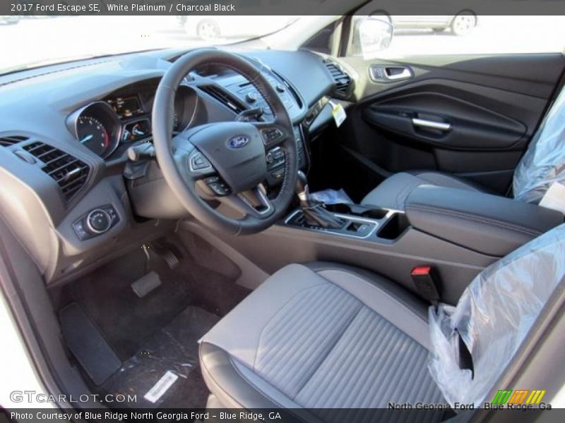 White Platinum / Charcoal Black 2017 Ford Escape SE