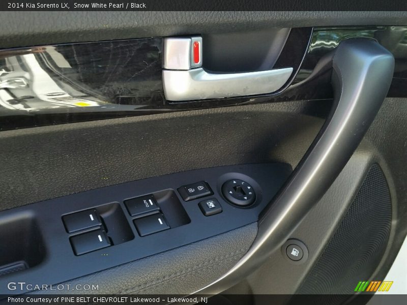 Snow White Pearl / Black 2014 Kia Sorento LX
