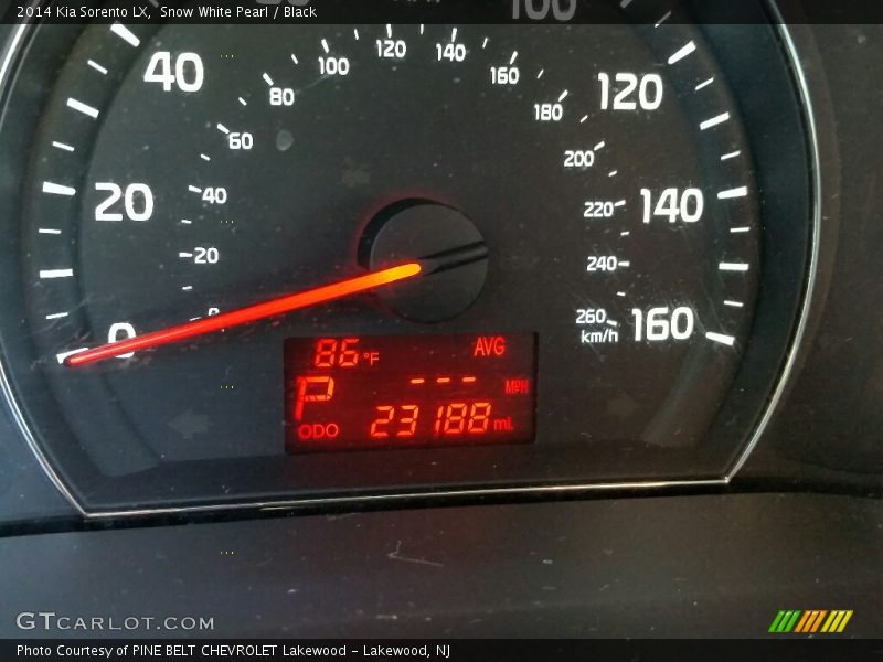 Snow White Pearl / Black 2014 Kia Sorento LX