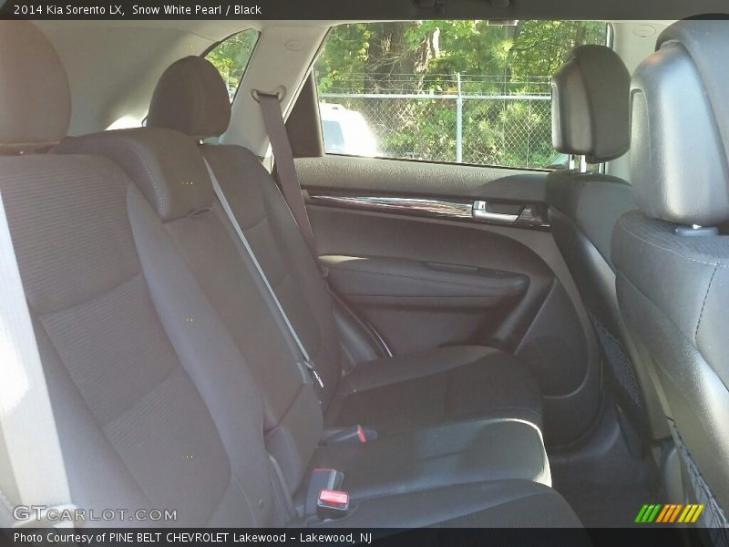 Snow White Pearl / Black 2014 Kia Sorento LX