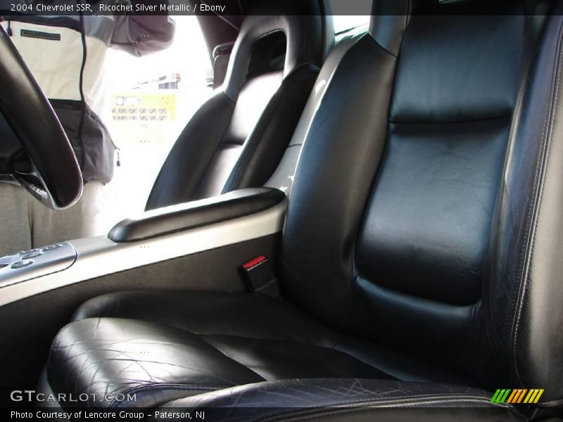 Ricochet Silver Metallic / Ebony 2004 Chevrolet SSR