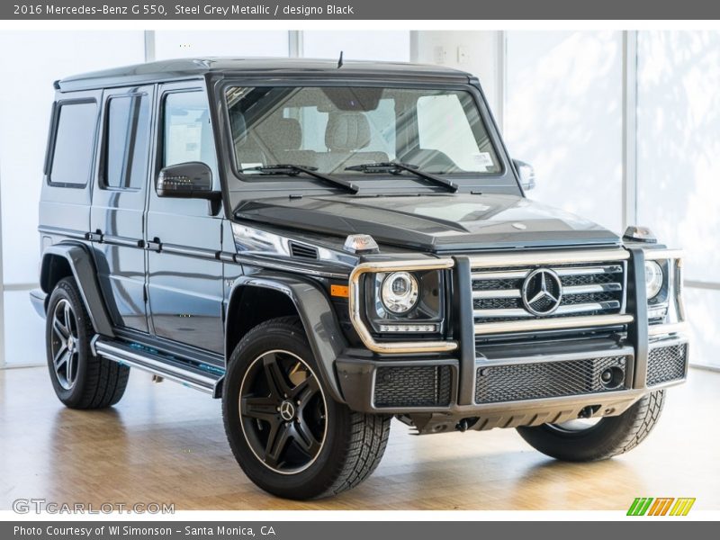 Front 3/4 View of 2016 G 550