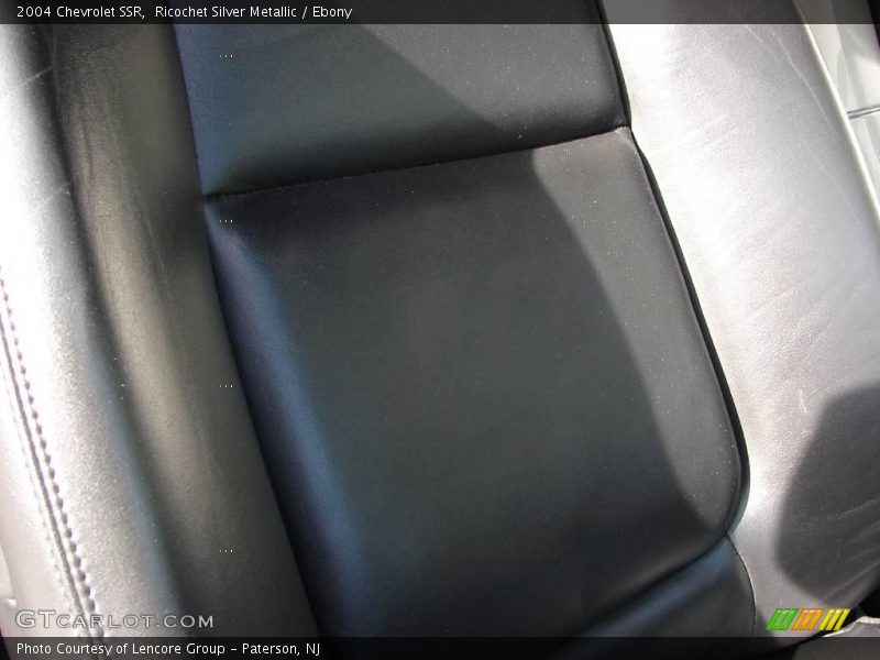 Ricochet Silver Metallic / Ebony 2004 Chevrolet SSR