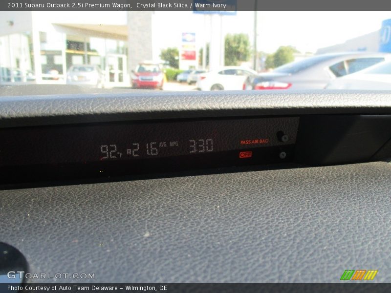 Crystal Black Silica / Warm Ivory 2011 Subaru Outback 2.5i Premium Wagon