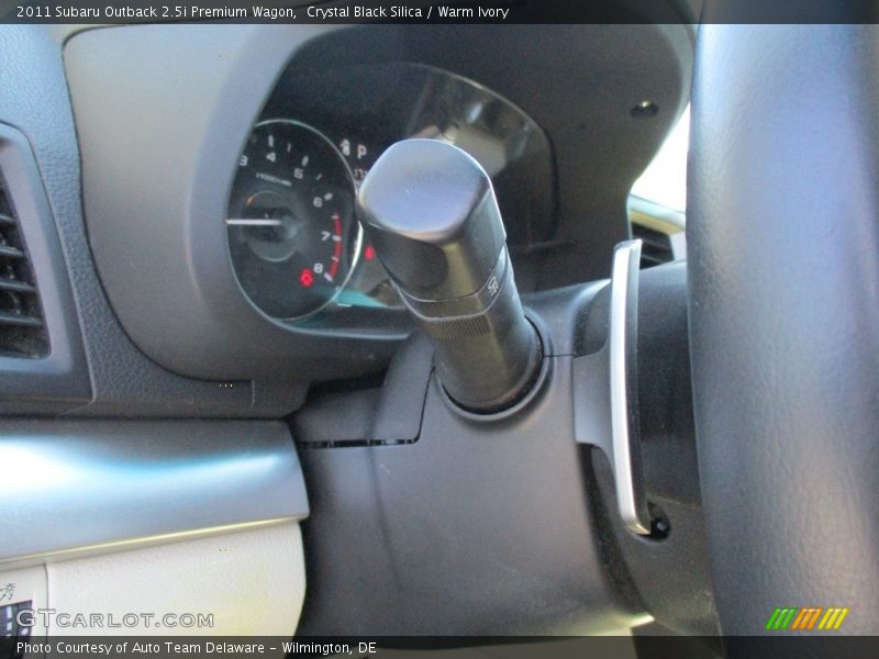Crystal Black Silica / Warm Ivory 2011 Subaru Outback 2.5i Premium Wagon