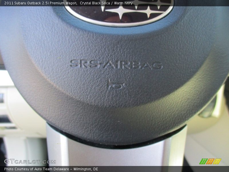 Crystal Black Silica / Warm Ivory 2011 Subaru Outback 2.5i Premium Wagon