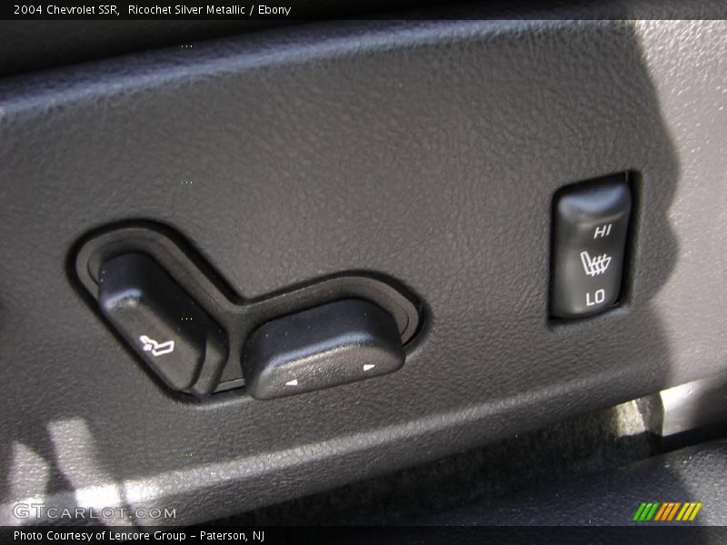 Ricochet Silver Metallic / Ebony 2004 Chevrolet SSR