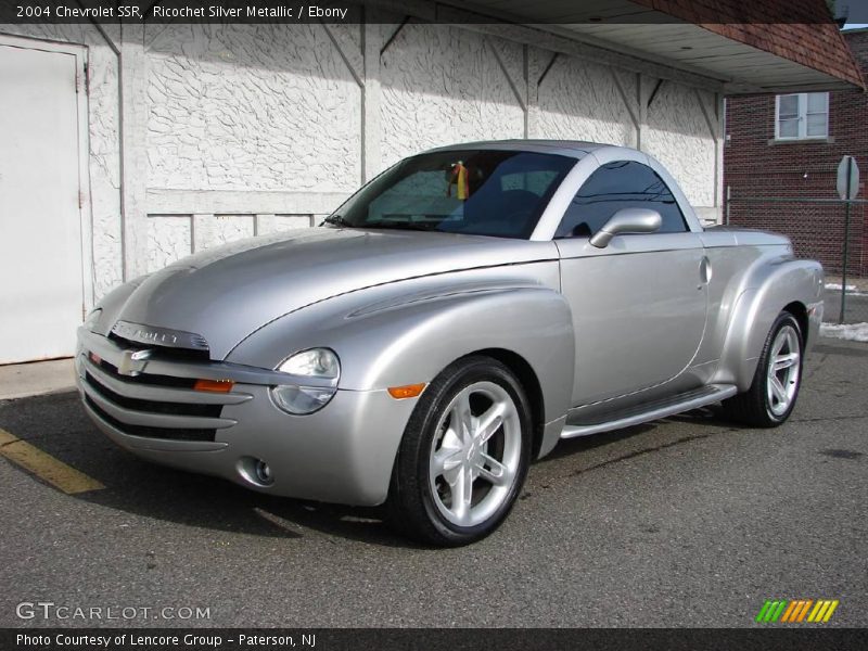 Ricochet Silver Metallic / Ebony 2004 Chevrolet SSR