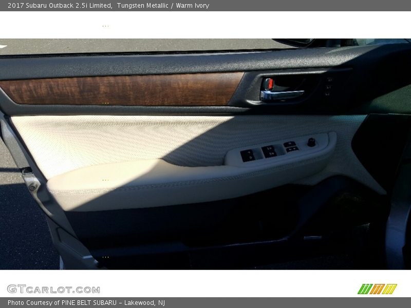 Tungsten Metallic / Warm Ivory 2017 Subaru Outback 2.5i Limited
