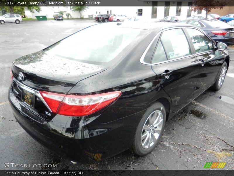 Midnight Black Metallic / Black 2017 Toyota Camry XLE