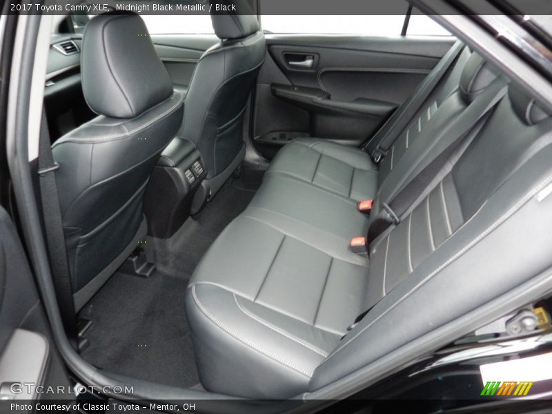 Midnight Black Metallic / Black 2017 Toyota Camry XLE