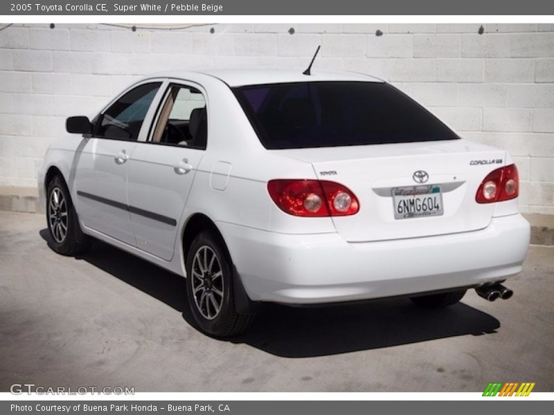 Super White / Pebble Beige 2005 Toyota Corolla CE