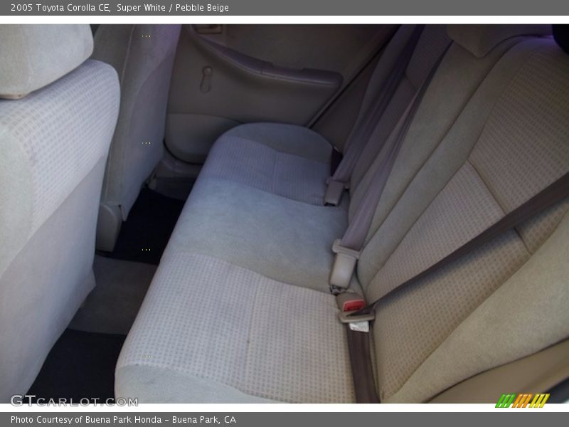 Super White / Pebble Beige 2005 Toyota Corolla CE