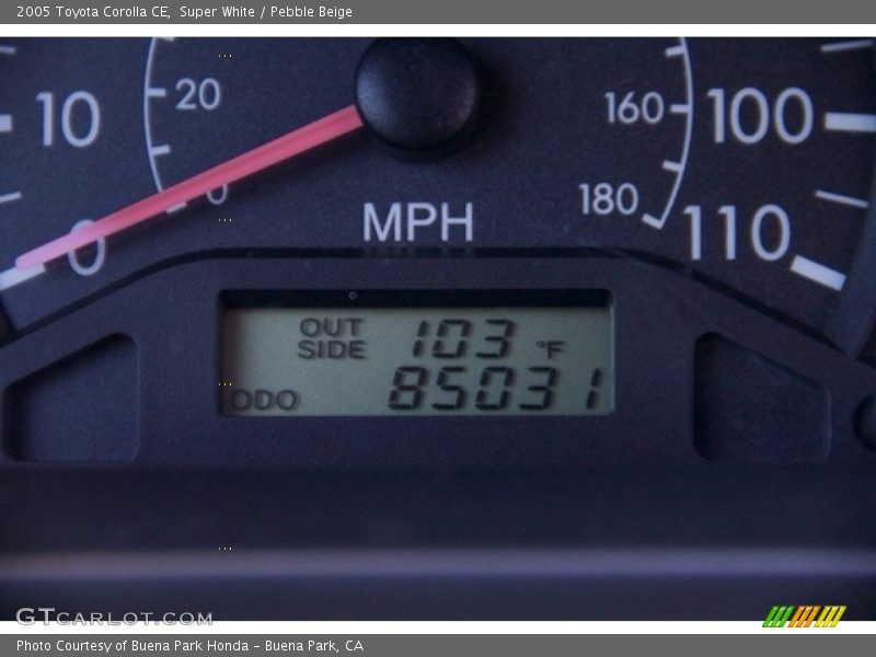 Super White / Pebble Beige 2005 Toyota Corolla CE