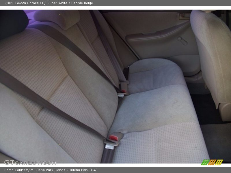 Super White / Pebble Beige 2005 Toyota Corolla CE