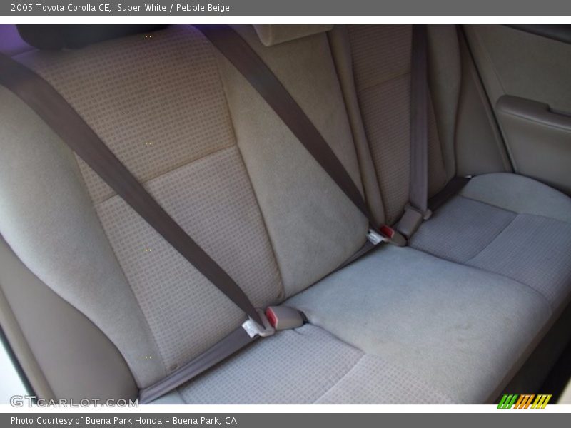 Super White / Pebble Beige 2005 Toyota Corolla CE