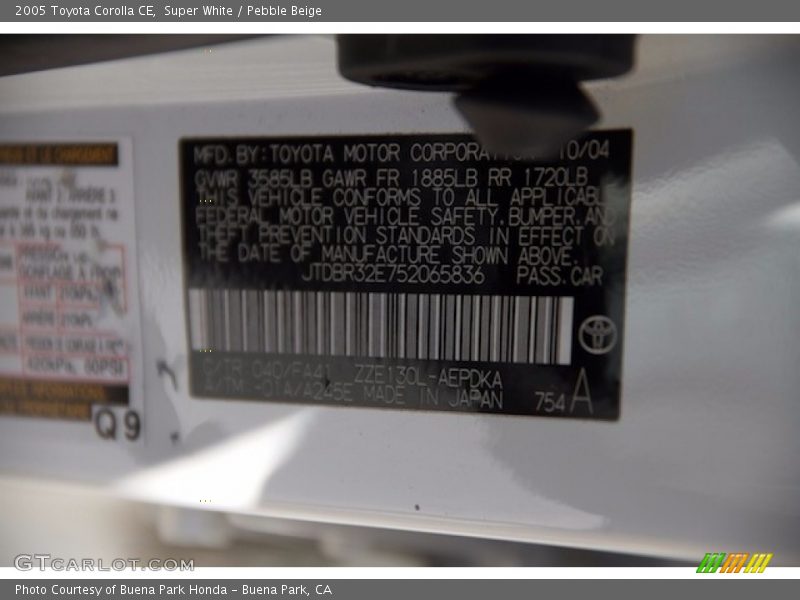 Super White / Pebble Beige 2005 Toyota Corolla CE