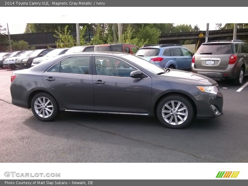 Magnetic Gray Metallic / Ivory 2014 Toyota Camry XLE