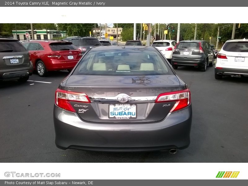 Magnetic Gray Metallic / Ivory 2014 Toyota Camry XLE