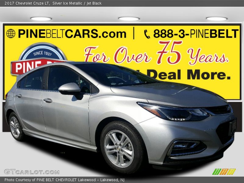 Silver Ice Metallic / Jet Black 2017 Chevrolet Cruze LT
