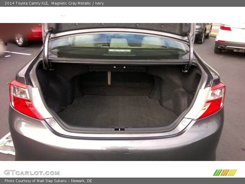 Magnetic Gray Metallic / Ivory 2014 Toyota Camry XLE